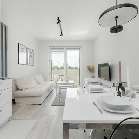 Miedziana Bright With Balcony & Parking By Renters Appartement
