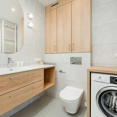 Miedziana Bright With Balcony & Parking By Renters Appartement *