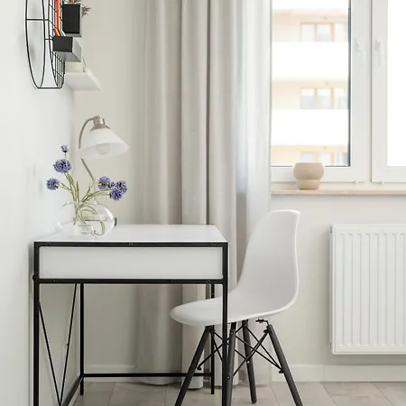 Miedziana Bright With Balcony & Parking By Renters Appartement