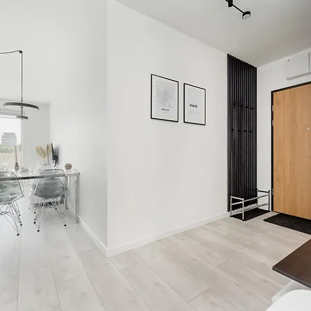 Miedziana Bright With Balcony & Parking By Renters Appartement *